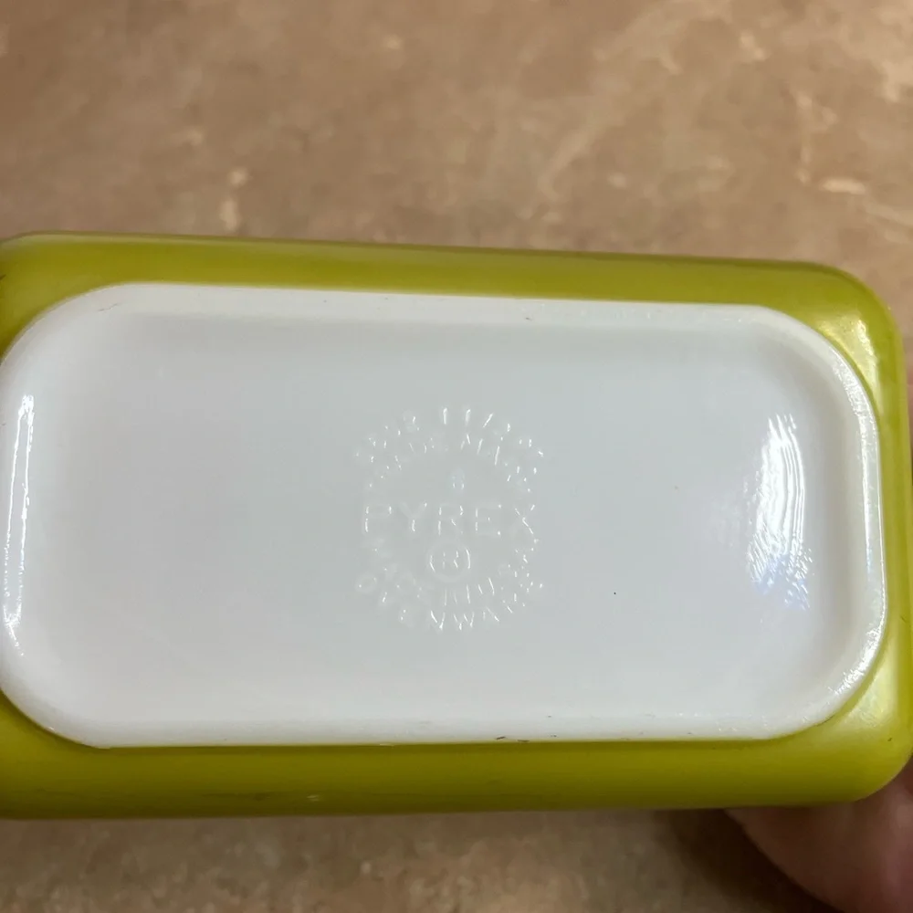 Vintage Pyrex Verde Refrigerator Dish